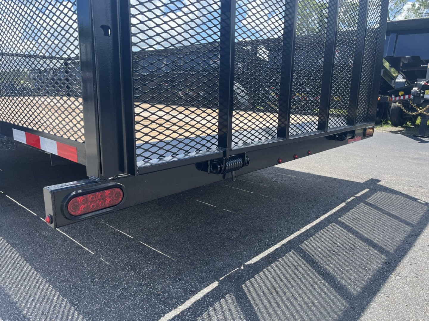 New LM61670 TEXAS TRAILERS 6'10" X 16' LAWN MAINTENANCE TRAILER