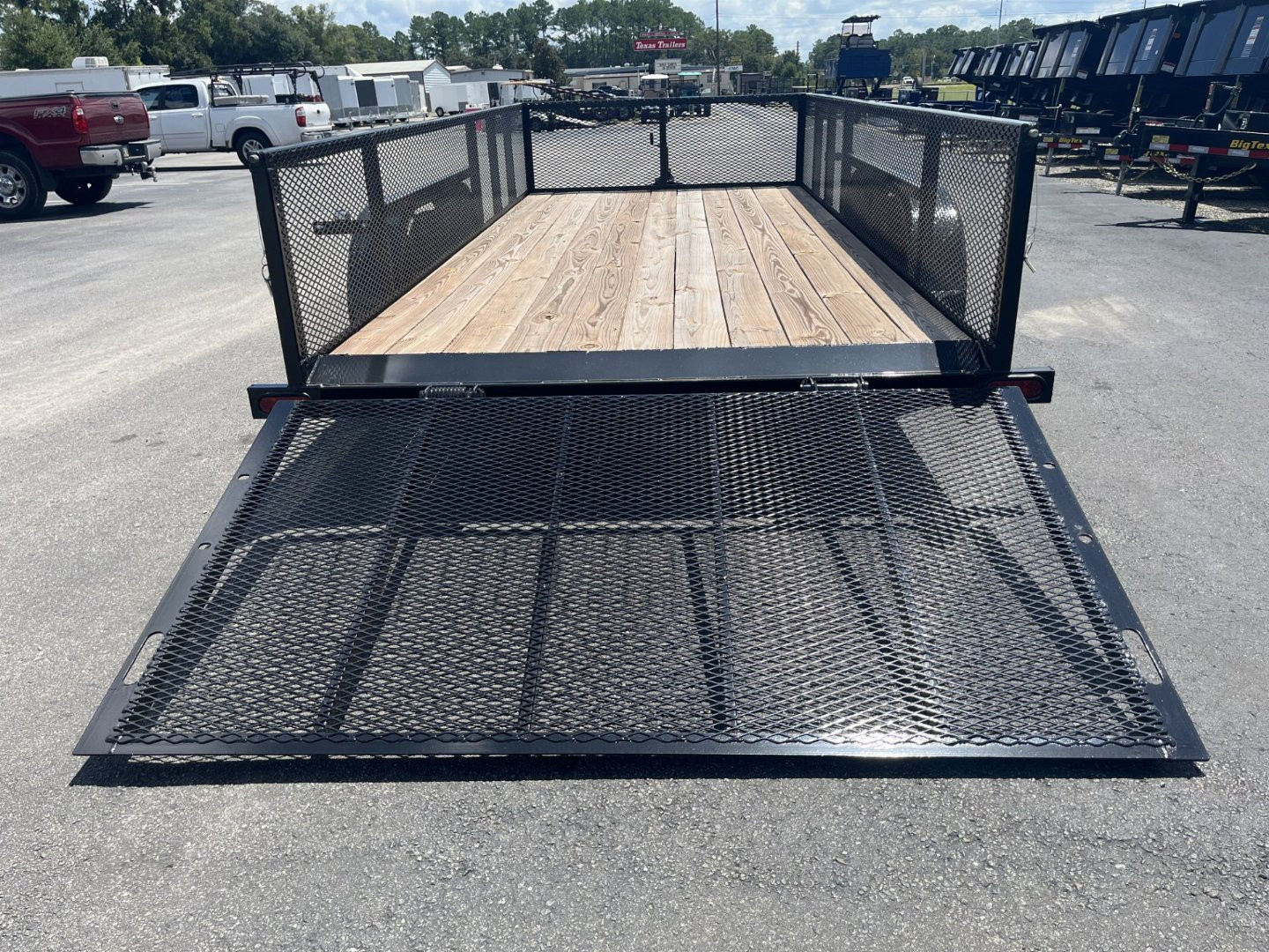 New LM61670 TEXAS TRAILERS 6'10" X 16' LAWN MAINTENANCE TRAILER