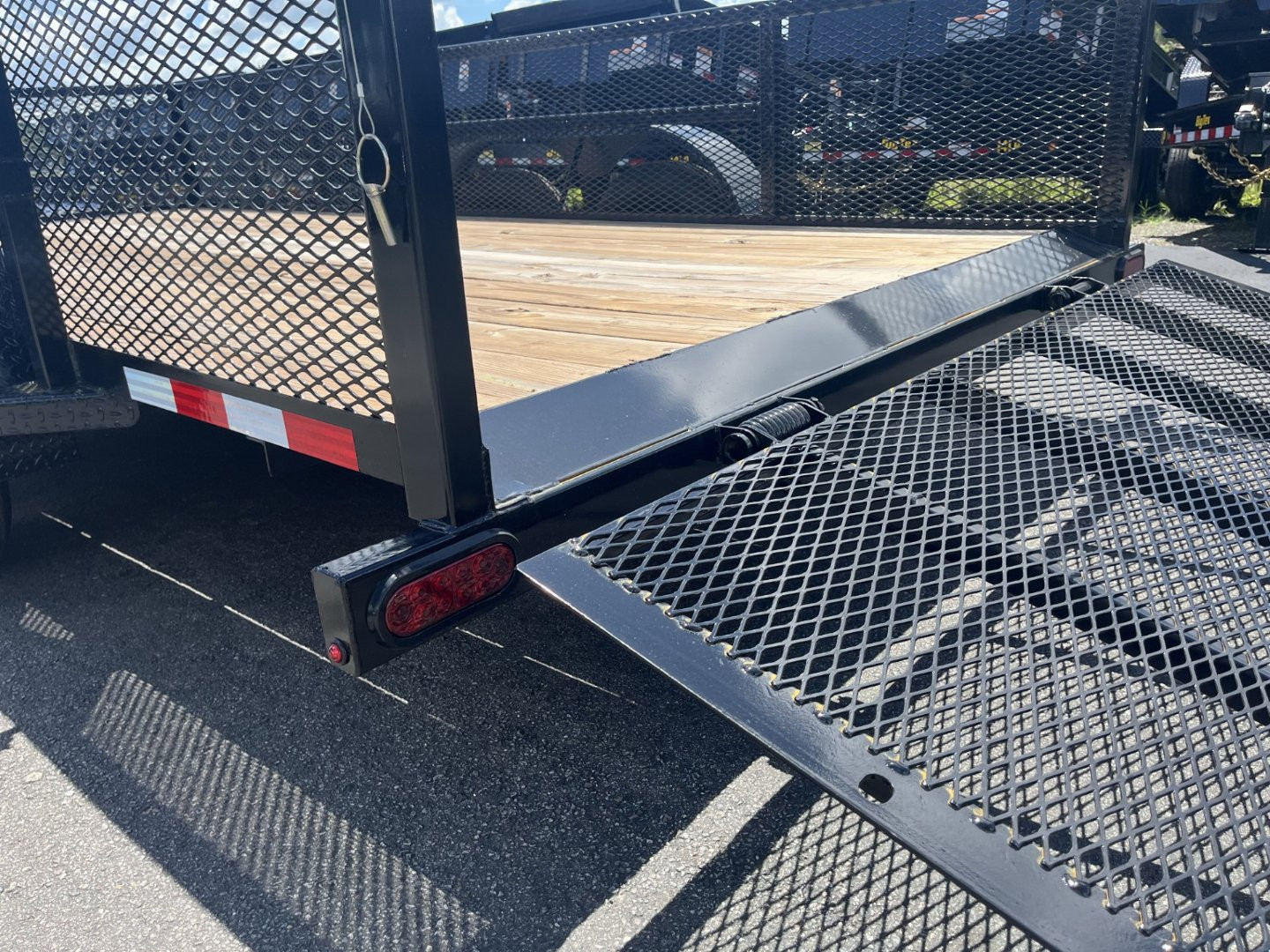 New LM61670 TEXAS TRAILERS 6'10" X 16' LAWN MAINTENANCE TRAILER