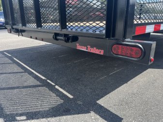 New LM61670 TEXAS TRAILERS 6'10" X 16' LAWN MAINTENANCE TRAILER