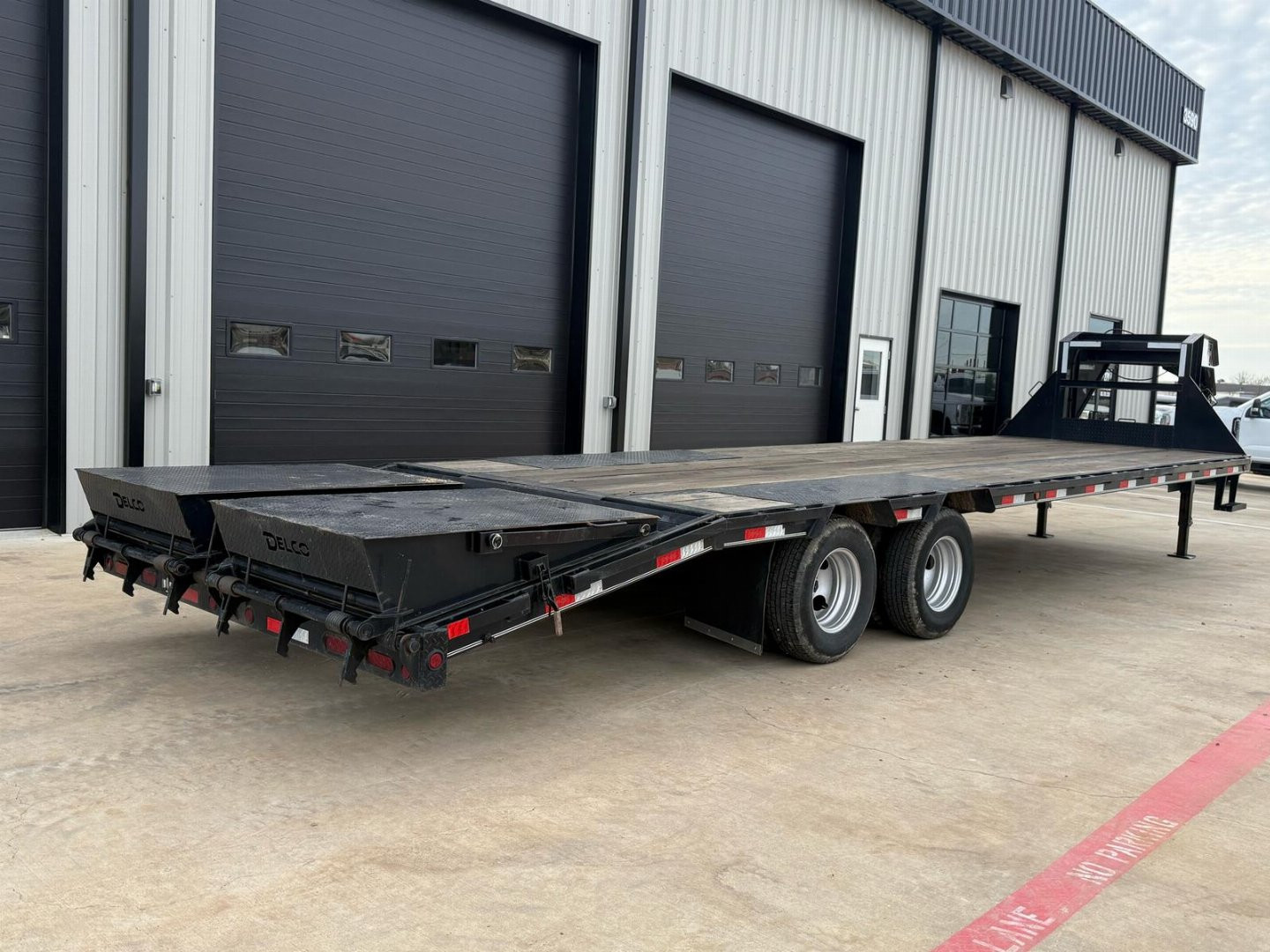 Used 2021 Delco Trailers FD30 Flatbed Trailer 12409