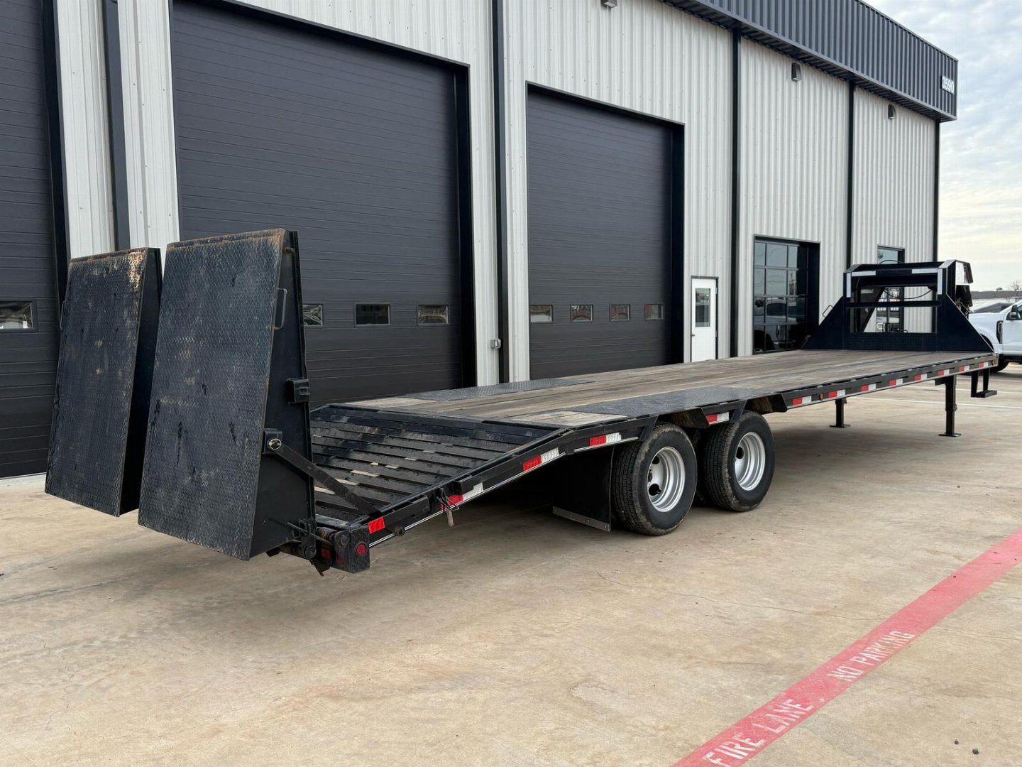 Used 2021 Delco Trailers FD30 Flatbed Trailer 12409