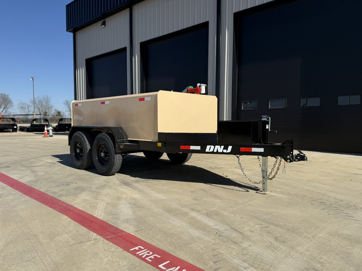 New 2025 DNJ Trailers 950GAL Tank Trailer