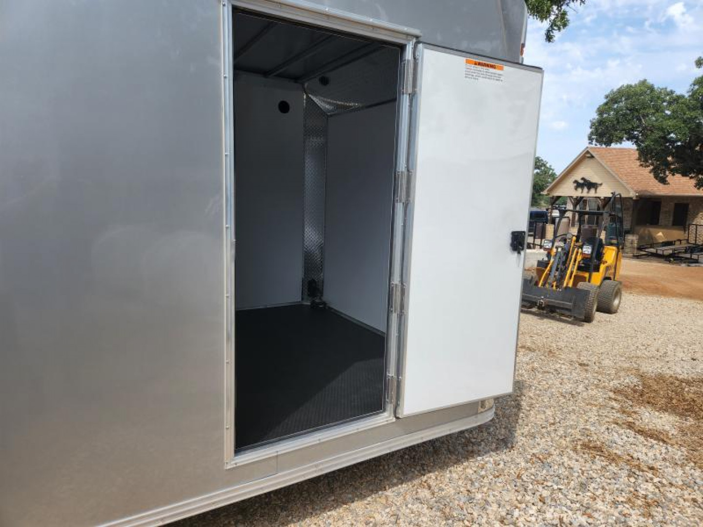 New 8.5' X 24' Car Hauler Cargo / Enclosed Trailer