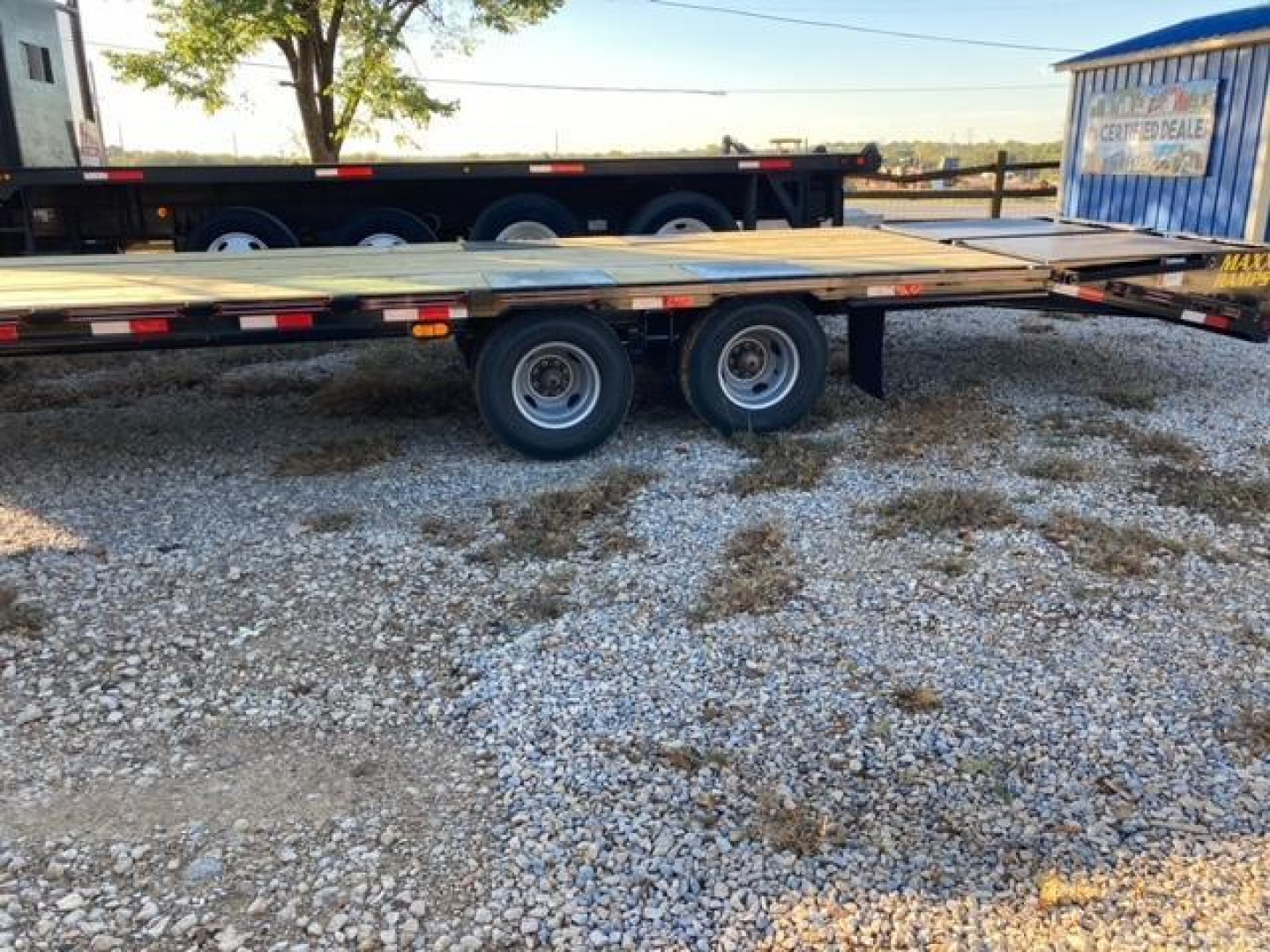 New 102 X 32' DTF-259 Flatbed Trailer