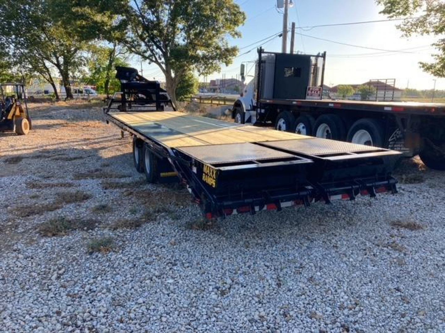 New 102 X 32' DTF-259 Flatbed Trailer