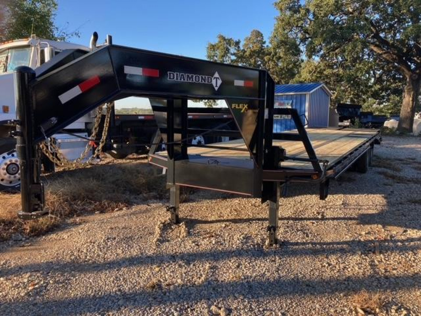 New 102 X 32' DTF-259 Flatbed Trailer