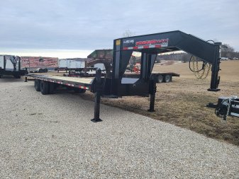 New 2024 TRAILERMAN 23'+9' Hyd. Dovetail, Hyd. Jacks, Upgraded 14ply Tires, Solar Panel