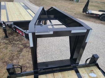 New 2024 TRAILERMAN 23'+9' Hyd. Dovetail, Hyd. Jacks, Upgraded 14ply Tires, Solar Panel