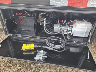 New 2024 TRAILERMAN 23'+9' Hyd. Dovetail, Hyd. Jacks, Upgraded 14ply Tires, Solar Panel