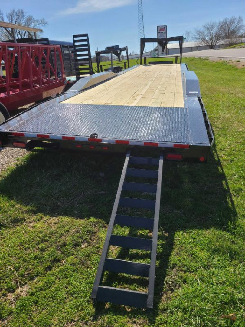 New Trailerman Gooseneck, 83 x 34+4, 2-car hauler, 21k axles, toolbox, 2 jacks, drive over fenders, catwalk, black #528