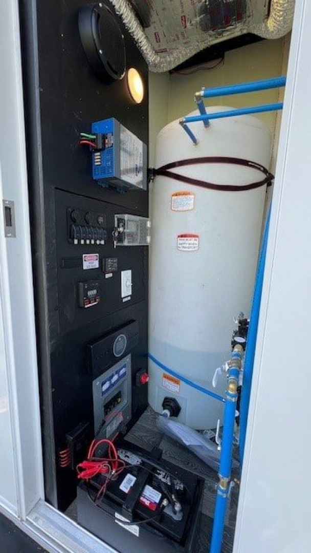 New 4-Room Platform Restroom Trailer