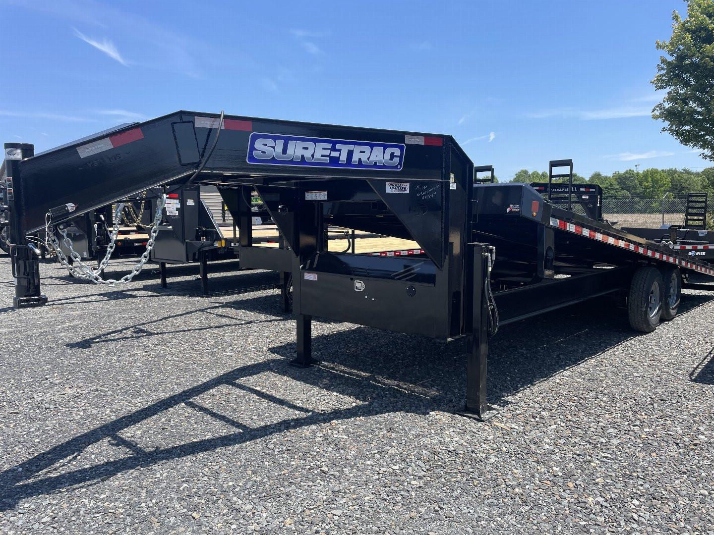 New 2025 Sure-Trac gooseneck power tilt 102 x 24'