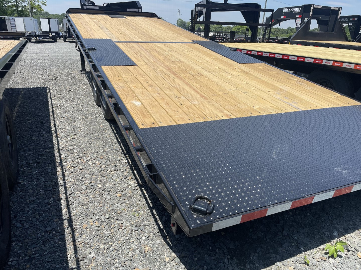 New 2025 Sure-Trac gooseneck power tilt 102 x 24'