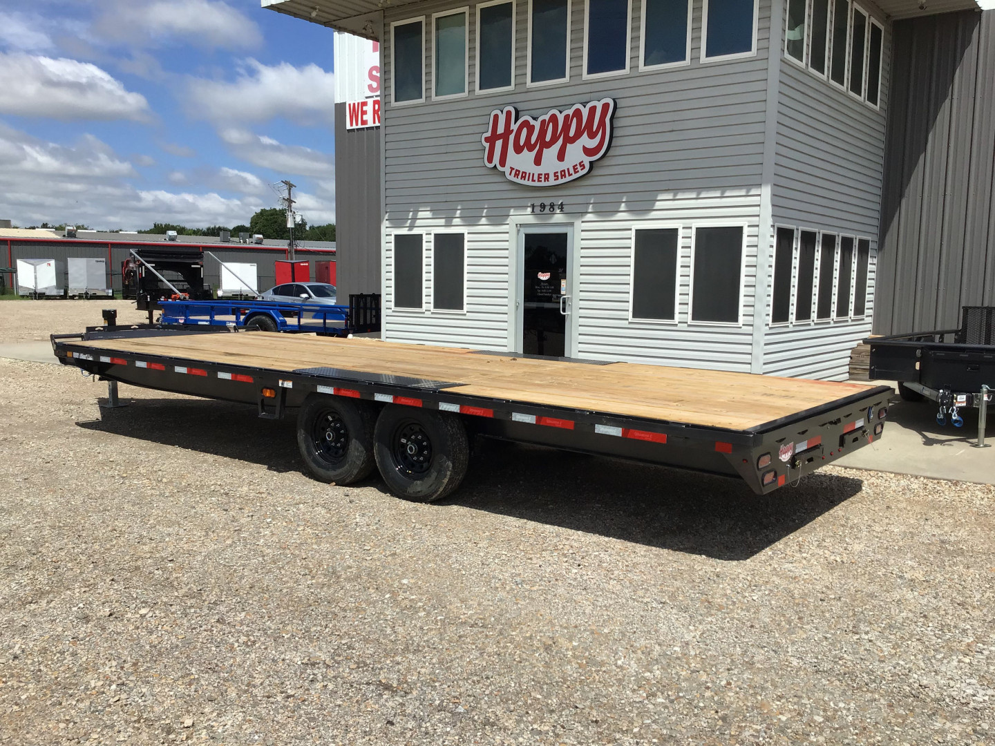 New 2025 Diamond C 102"x24' BP HD Deckover Equipment Trailer - DEC207