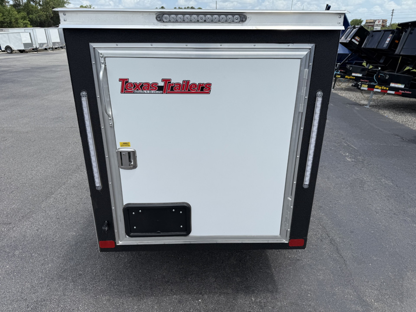 New TX4X6SA TEXAS TRAILERS 4' X 6' CARGO / ENCLOSED TRAILER W/ REAR SINGLE SWING DOOR