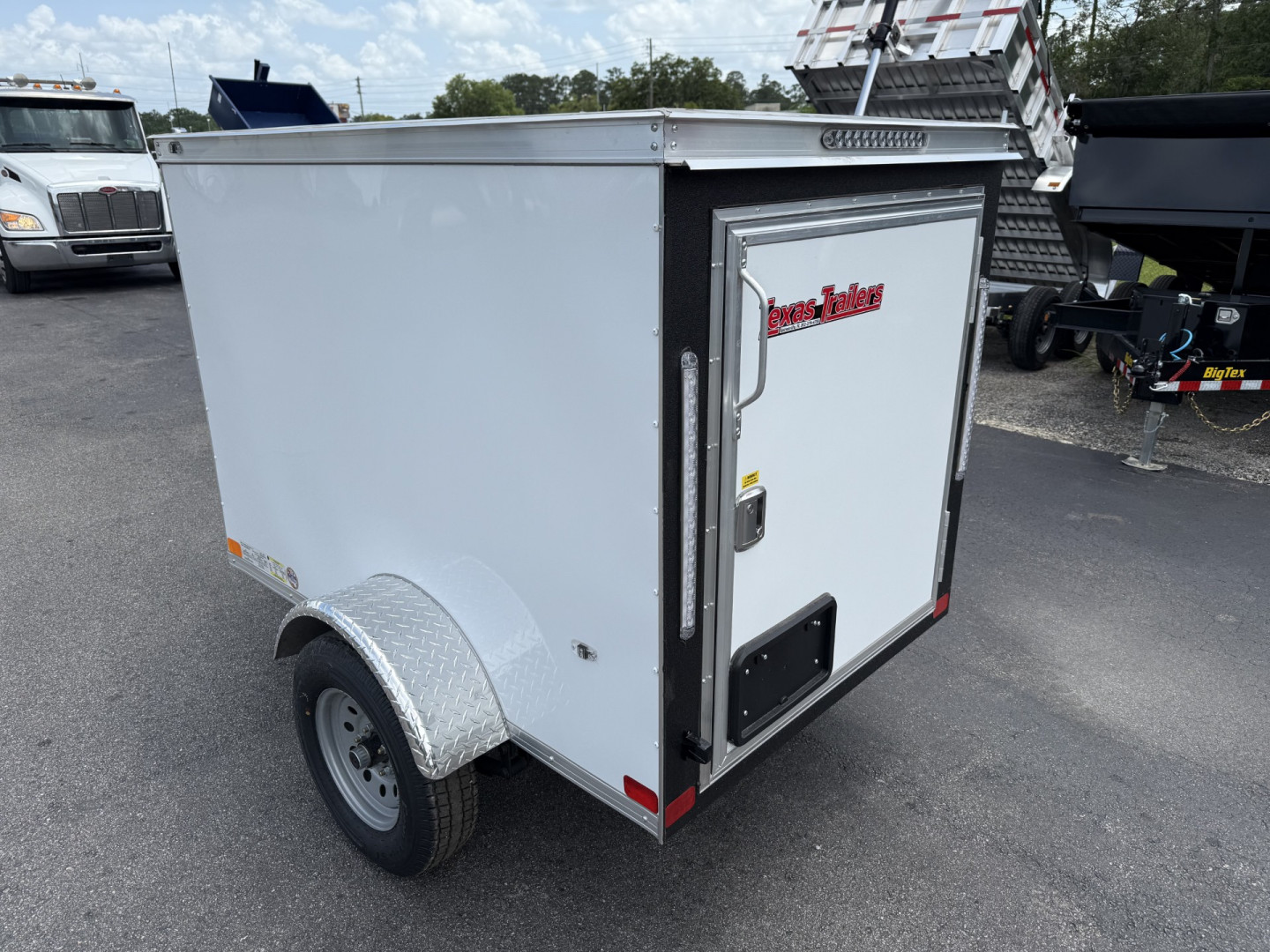 New TX4X6SA TEXAS TRAILERS 4' X 6' CARGO / ENCLOSED TRAILER W/ REAR SINGLE SWING DOOR