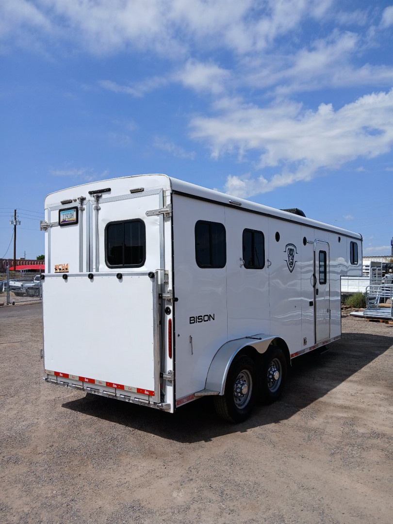 Used 2017 Bison Trailers 2H GN LQ Horse Trailer