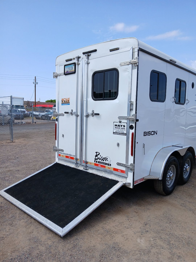 Used 2017 Bison Trailers 2H GN LQ Horse Trailer