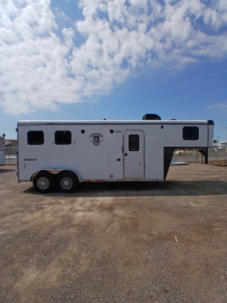 Used 2017 Bison Trailers 2H GN LQ Horse Trailer