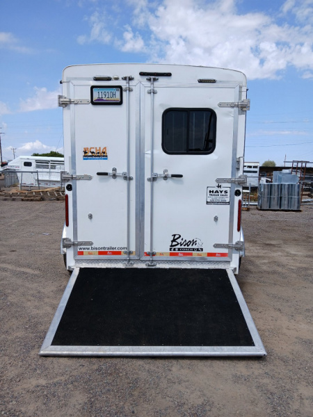 Used 2017 Bison Trailers 2H GN LQ Horse Trailer