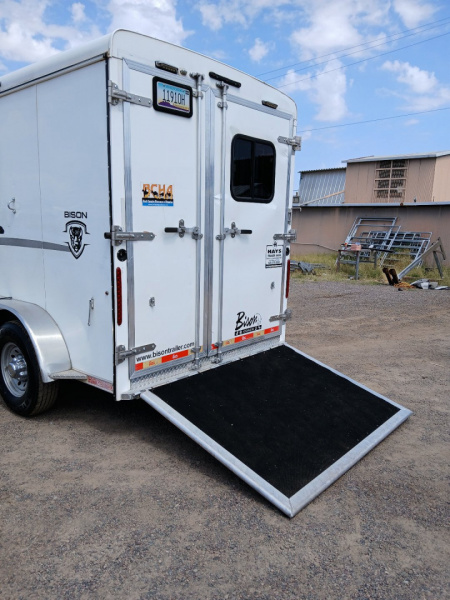 Used 2017 Bison Trailers 2H GN LQ Horse Trailer