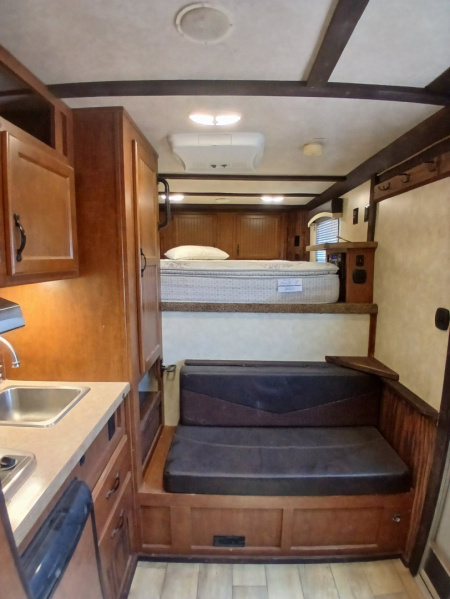 Used 2017 Bison Trailers 2H GN LQ Horse Trailer