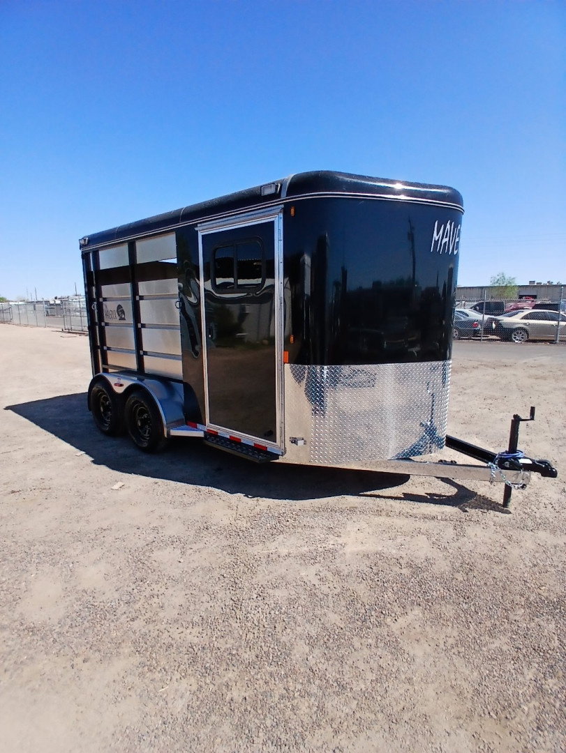 New 2025 Maverick Trailers 2H HS BP BLACK Horse Trailer
