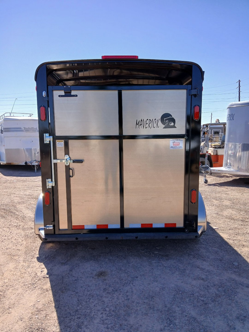 New 2025 Maverick Trailers 2H HS BP BLACK Horse Trailer