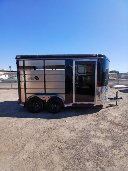 New 2025 Maverick Trailers 2H HS BP BLACK Horse Trailer