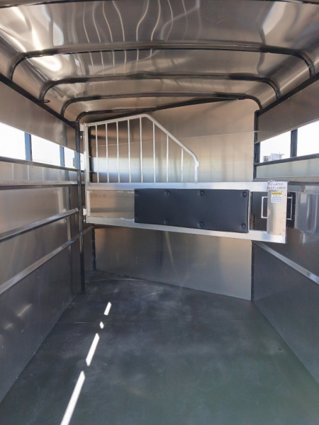 New 2025 Maverick Trailers 2H HS BP BLACK Horse Trailer
