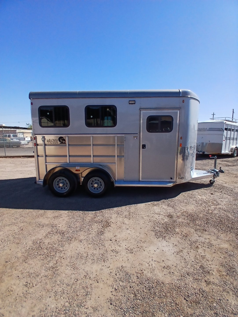 New 2025 MAVLITE DX 2H BP WARMBLOOD Horse Trailer