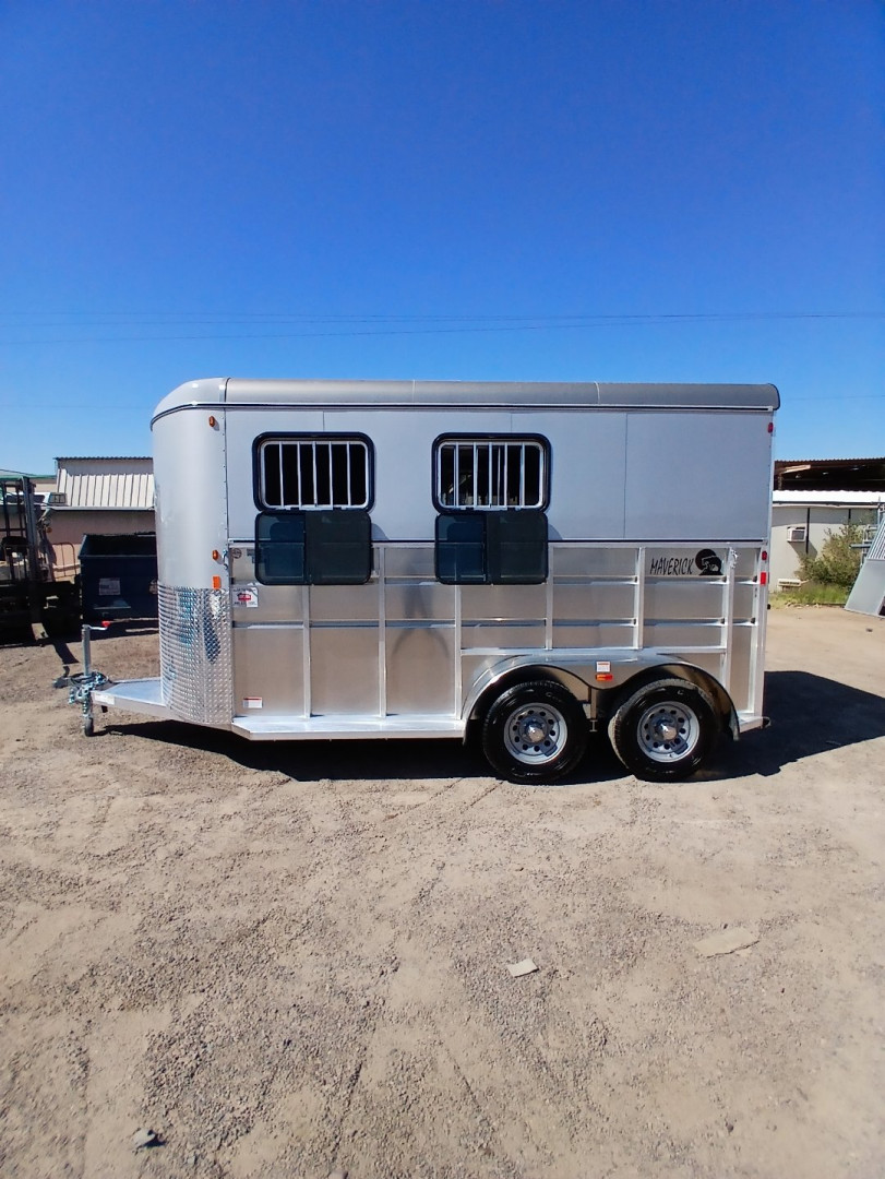 New 2025 MAVLITE DX 2H BP WARMBLOOD Horse Trailer