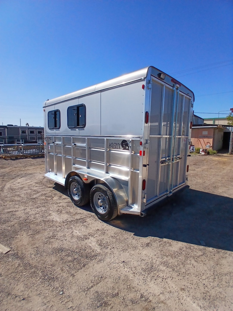 New 2025 MAVLITE DX 2H BP WARMBLOOD Horse Trailer
