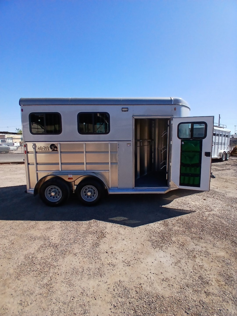 New 2025 MAVLITE DX 2H BP WARMBLOOD Horse Trailer
