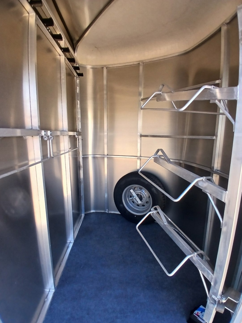 New 2025 MAVLITE DX 2H BP WARMBLOOD Horse Trailer