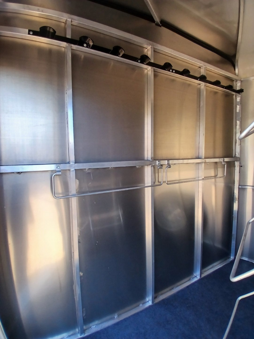 New 2025 MAVLITE DX 2H BP WARMBLOOD Horse Trailer