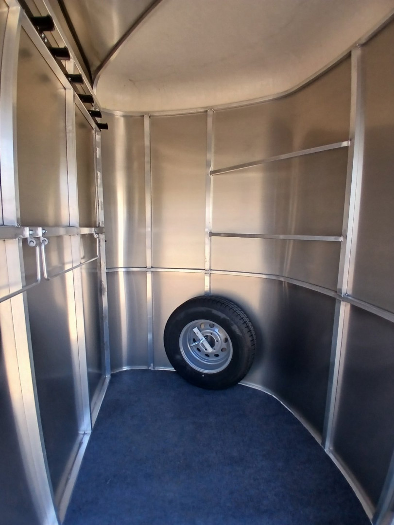 New 2025 MAVLITE DX 2H BP WARMBLOOD Horse Trailer