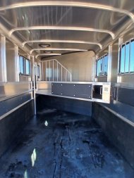 New 2025 MAVLITE DX 2H BP WARMBLOOD Horse Trailer