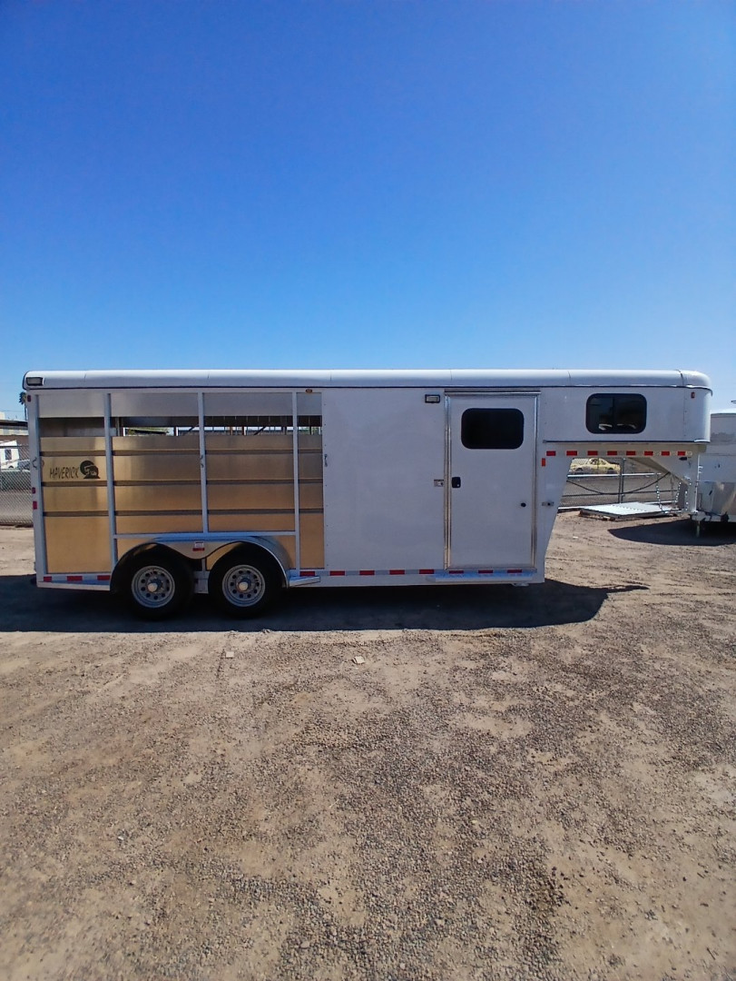 New 2025 MAVERICK TRAILERS MAVERICK 3H GOOSENECK Horse Trailer