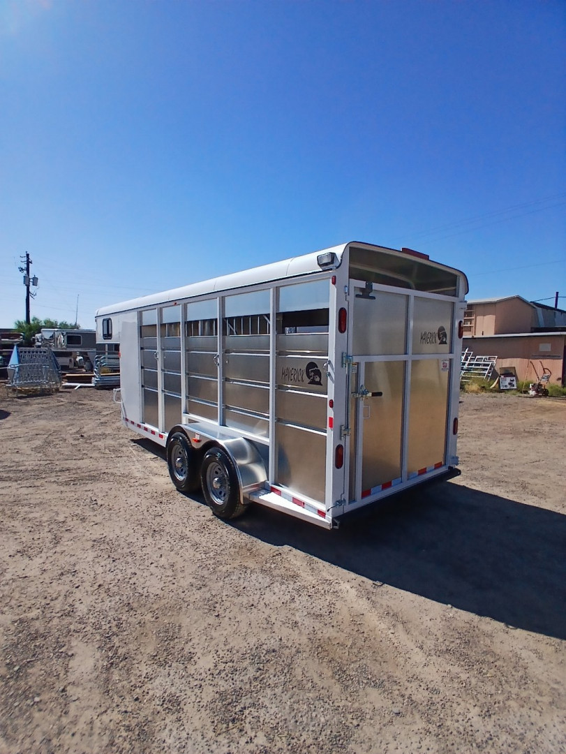 New 2025 MAVERICK TRAILERS MAVERICK 3H GOOSENECK Horse Trailer