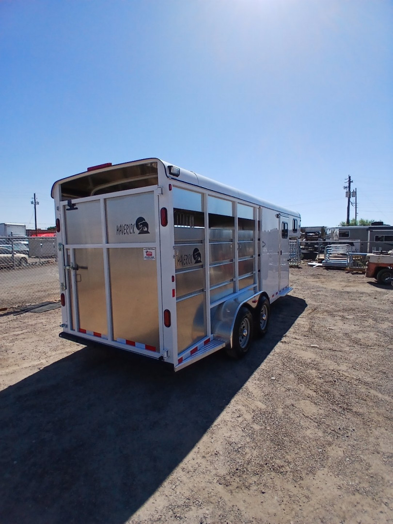 New 2025 MAVERICK TRAILERS MAVERICK 3H GOOSENECK Horse Trailer