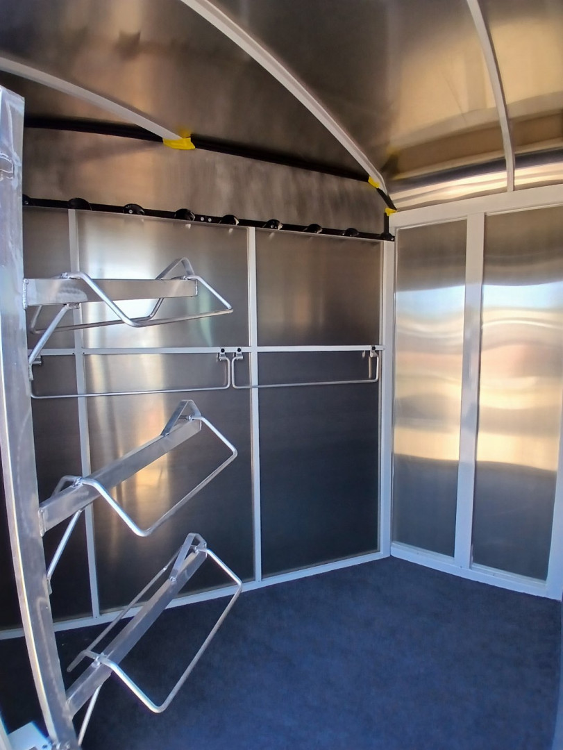 New 2025 MAVERICK TRAILERS MAVERICK 3H GOOSENECK Horse Trailer