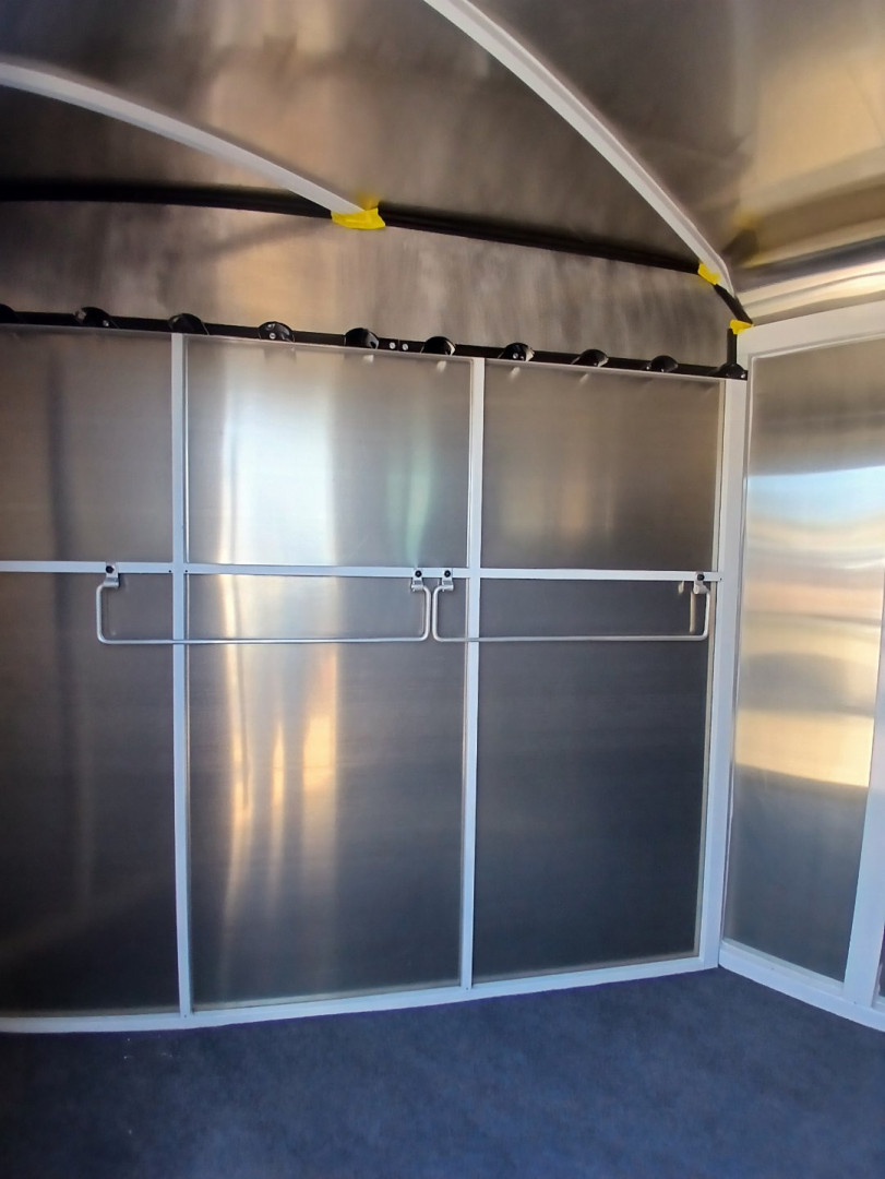 New 2025 MAVERICK TRAILERS MAVERICK 3H GOOSENECK Horse Trailer