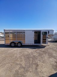 New 2025 MAVERICK TRAILERS MAVERICK 3H GOOSENECK Horse Trailer
