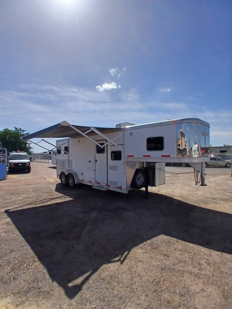 Used 2014 Exiss Trailers 7208 2H LQ Horse Trailer