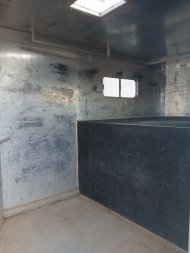 Used 1991 Sundowner Trailers SUNLITE 9 HORSE Horse Trailer