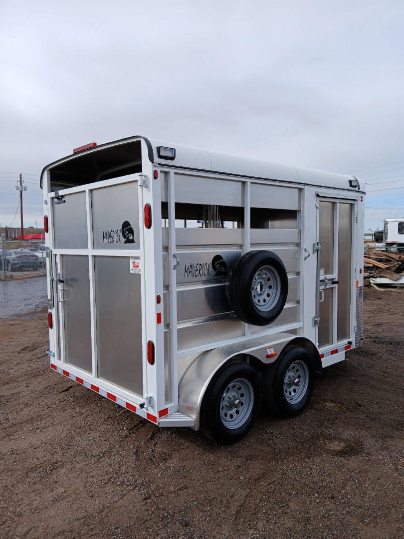 New 2025 MAVERICK TRAILERS 2H BP 13' Horse Trailer