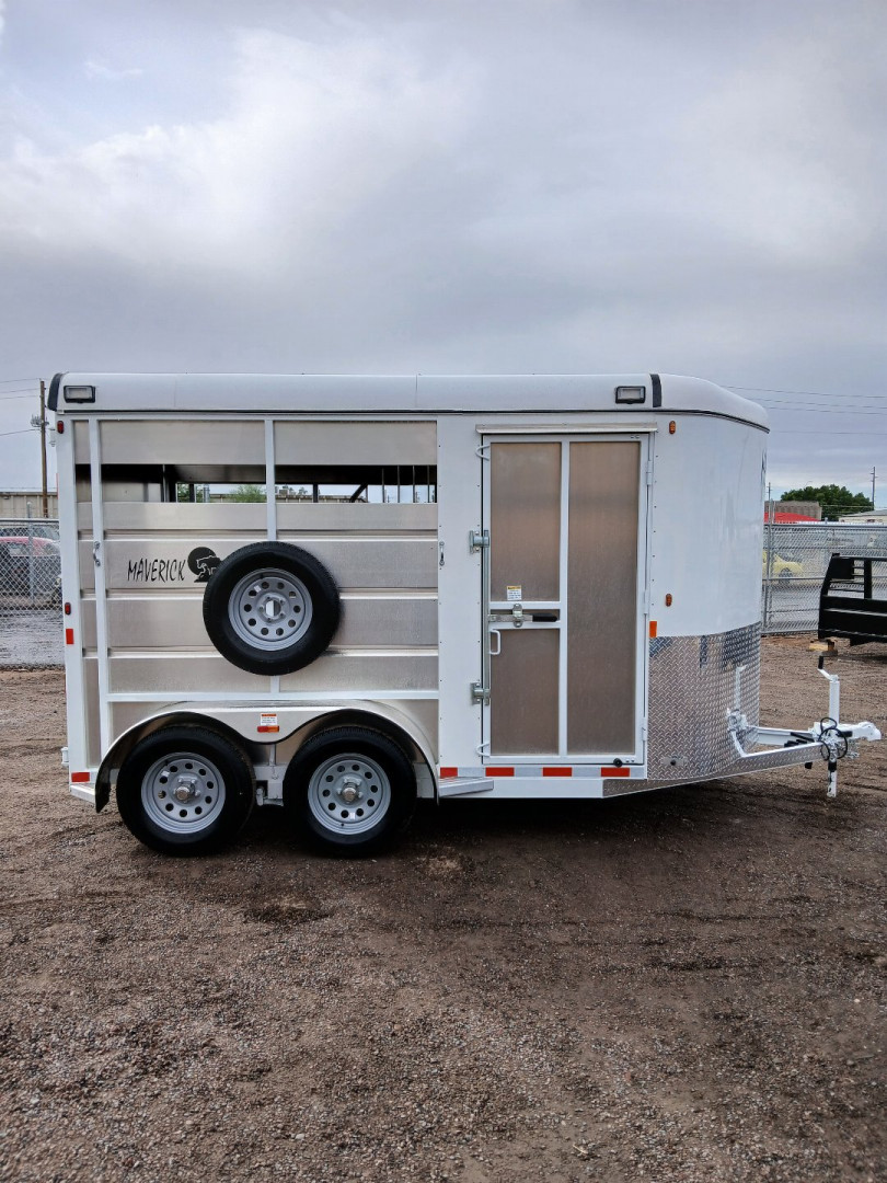 New 2025 MAVERICK TRAILERS 2H BP 13' Horse Trailer