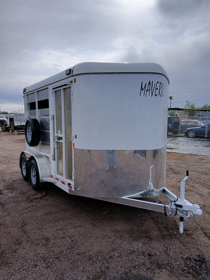 New 2025 MAVERICK TRAILERS 2H BP 13' Horse Trailer